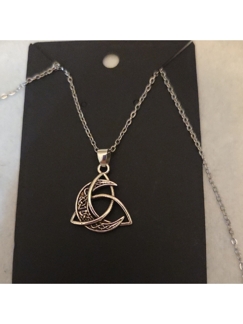 Silver Celtic Knot Pendant Necklace [COPY]
